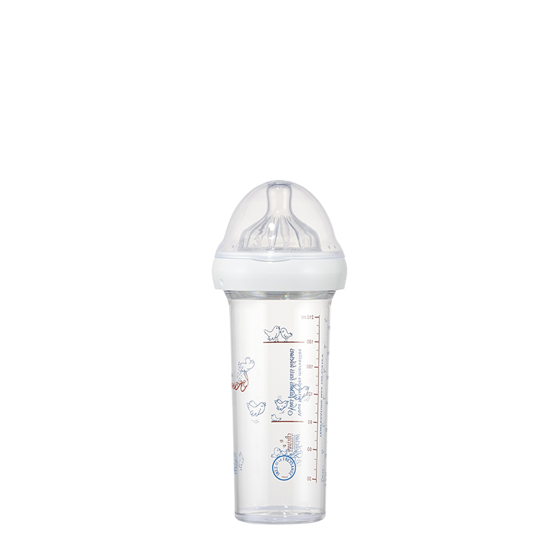 Le biberon français cadeau Tours 37 puériculture bébé maternité grossesse enfants kids concept store poussette sac à langer ergonomique plastique vert concept store baby Indre et Loire accessoires naissance tétines lait maternel le béguin de charlie made in France maman my love Soledad papa nuages soleil cœur Tour Eiffel Ines arc-en-ciel milk
