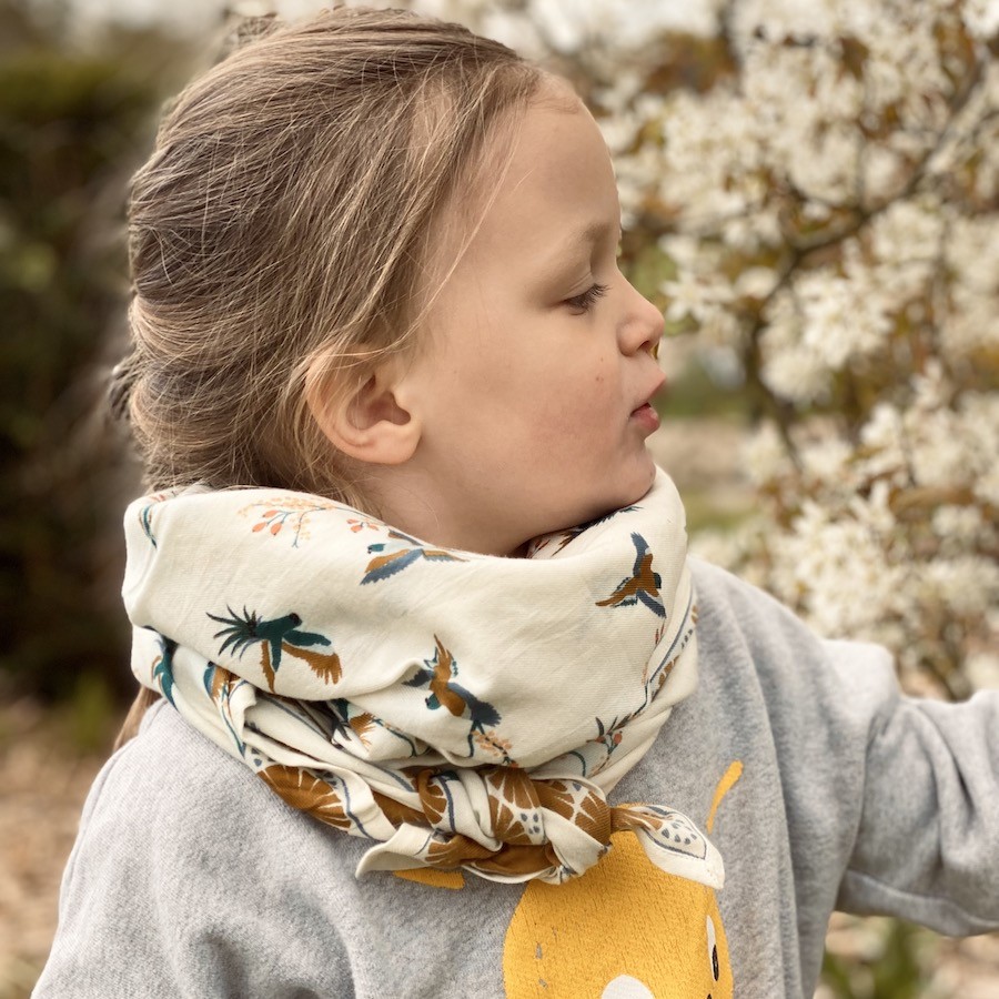 Grand foulard Latika Cerisier / fleur de vanille – Image 4