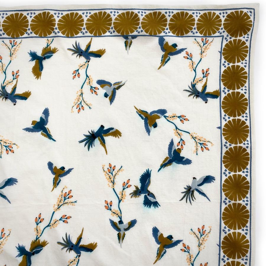 Petit foulard Manika Cerisier / fleur de vanille – Image 4