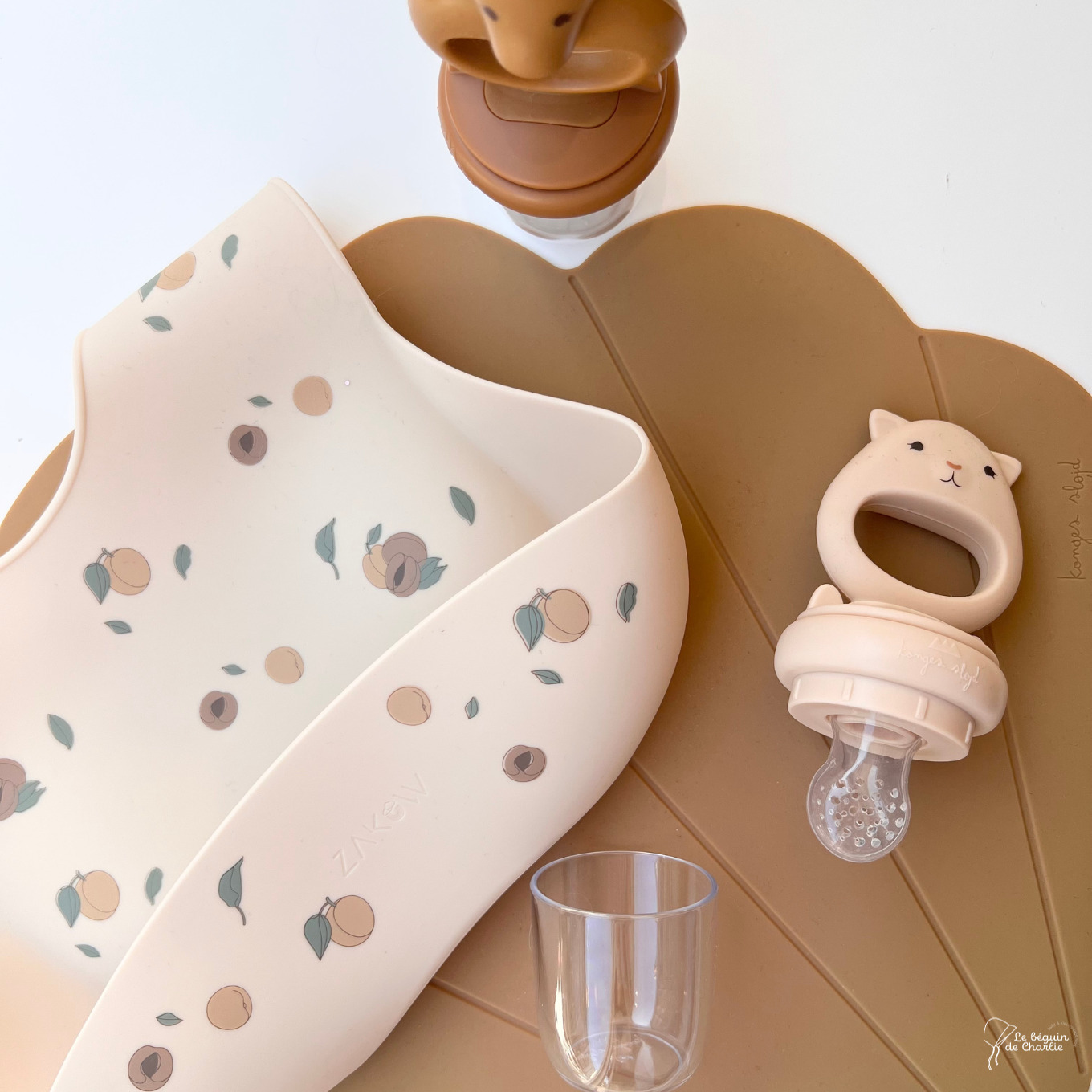 Zakuw bavoir silicone pélican repas gouter tache diversification alimentaire bebe enfant accessoire must have le béguin de charlie concept store tours indre et Loire