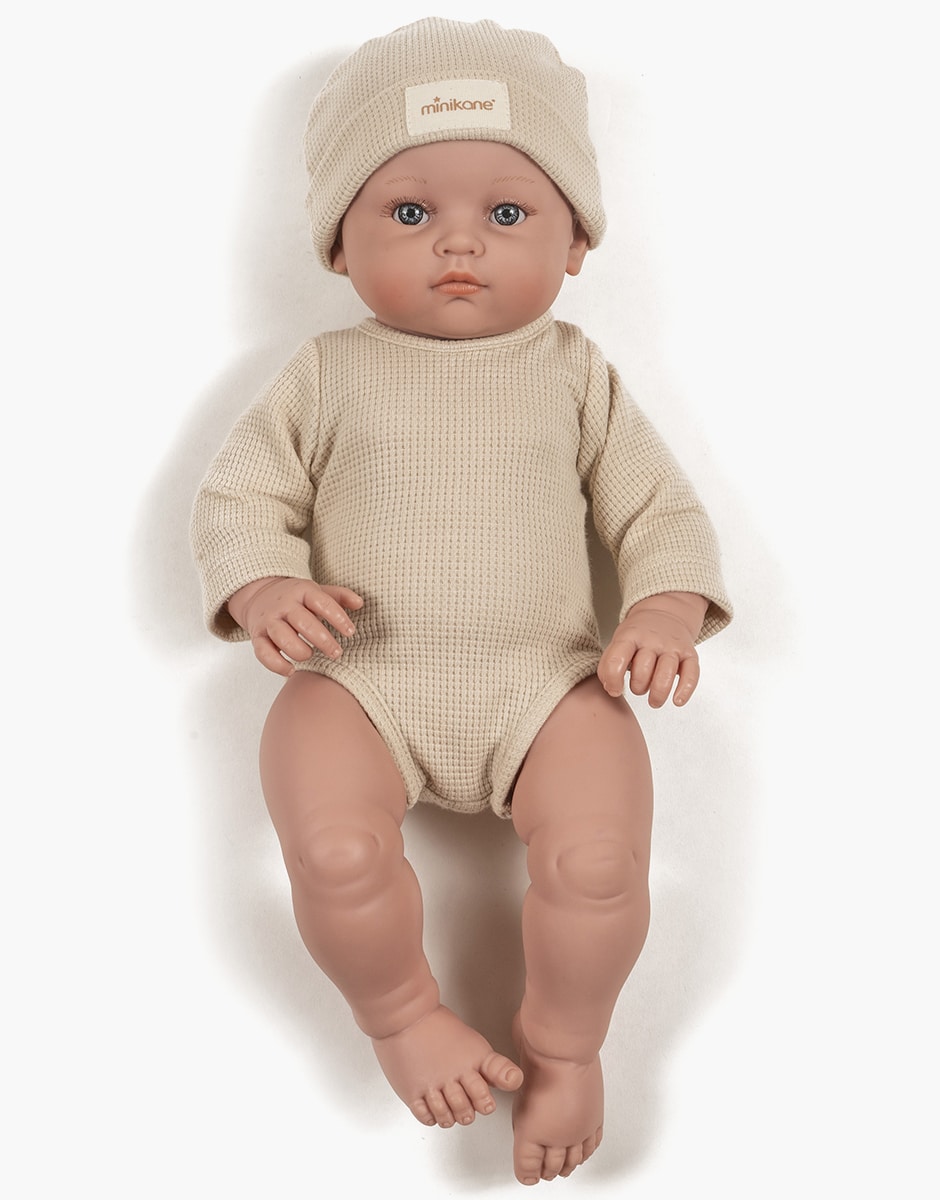 Minikane vêtements poupées enfants cadeaux Paola Reina Corolle accessoires anniversaire concept store tours indre et Loire le béguin de Charlie robe combinaison body pyjama bébé chaussures basket