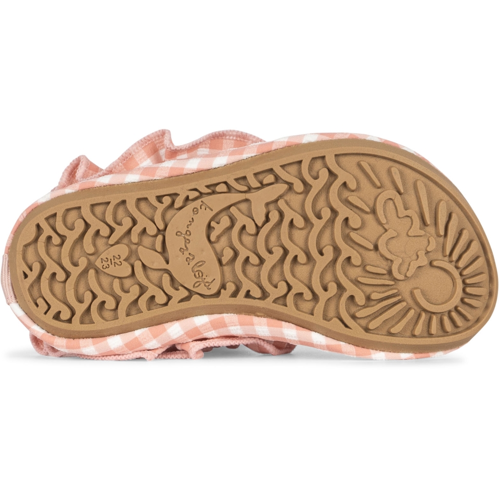 chaussons de nage eau vacances séjour valise été nager se baigner baignade piscine mer rivière rocher marcher glissade konges concept store enfant bebe Tours Indre et Loire le béguin de Charlie vichy rose