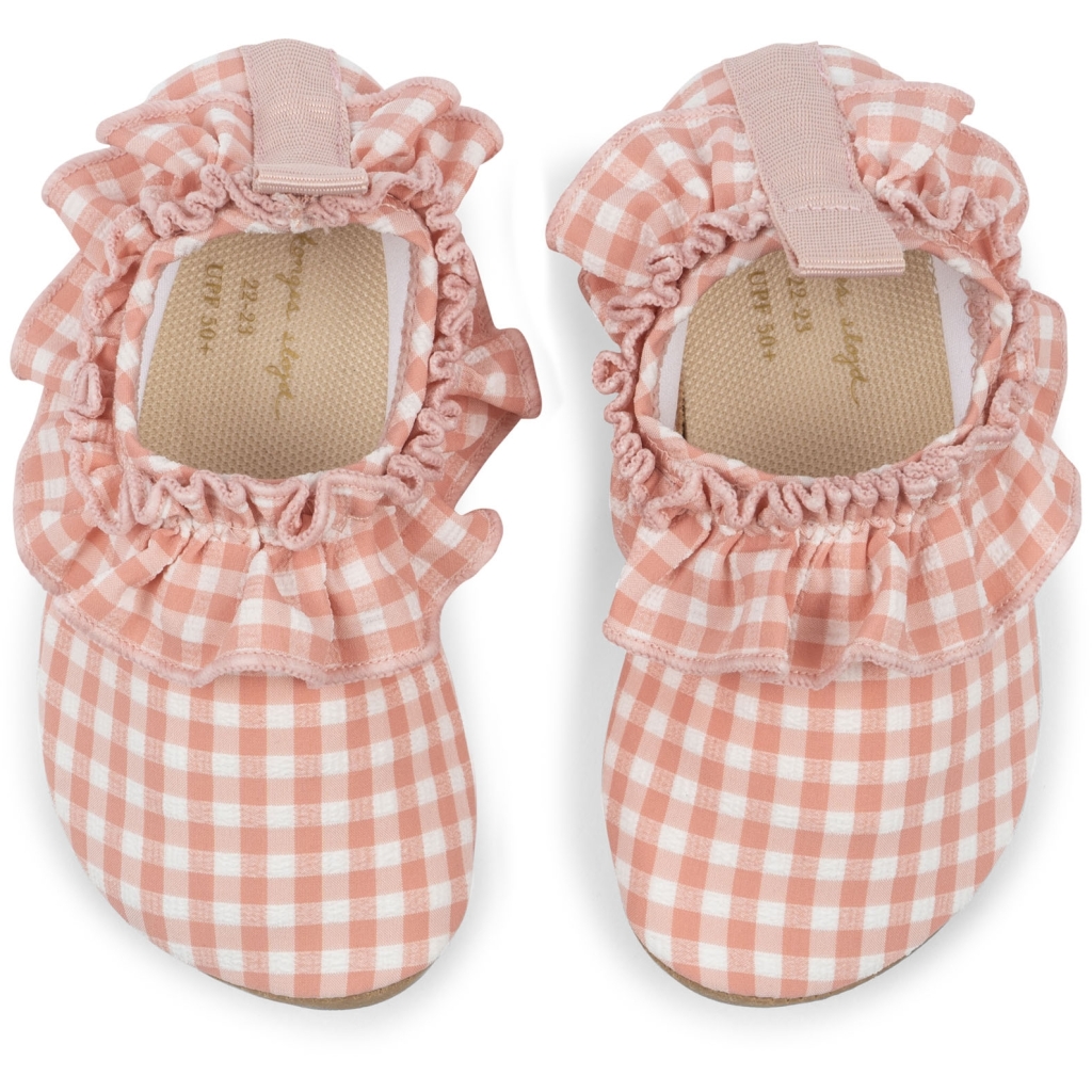 chaussons de nage eau vacances séjour valise été nager se baigner baignade piscine mer rivière rocher marcher glissade konges concept store enfant bebe Tours Indre et Loire le béguin de Charlie vichy rose