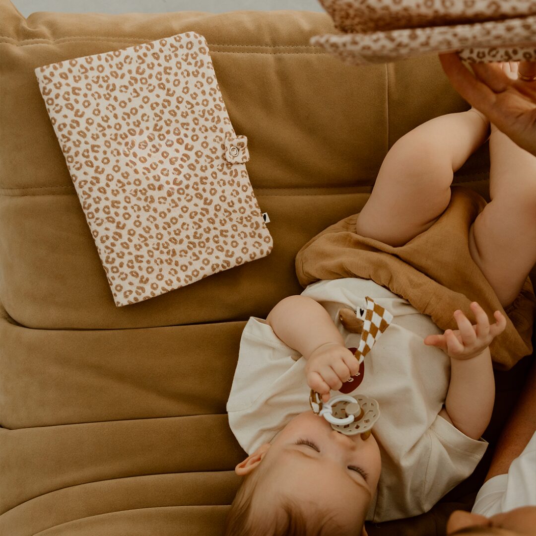 protège carnet de santé pour bebe et enfant idée cadeau de naissance, atelier Wagram, le béguin de Charlie, Tours