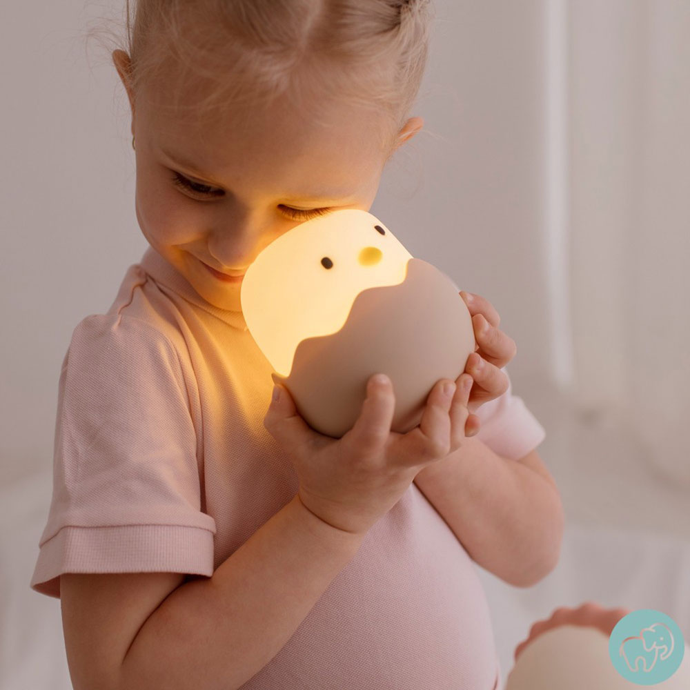 veilleuse en forme de poussin pour les bébés et les enfants lumière douce pour la naissance de la marque Mary's chez le béguin de Charlie à Tours