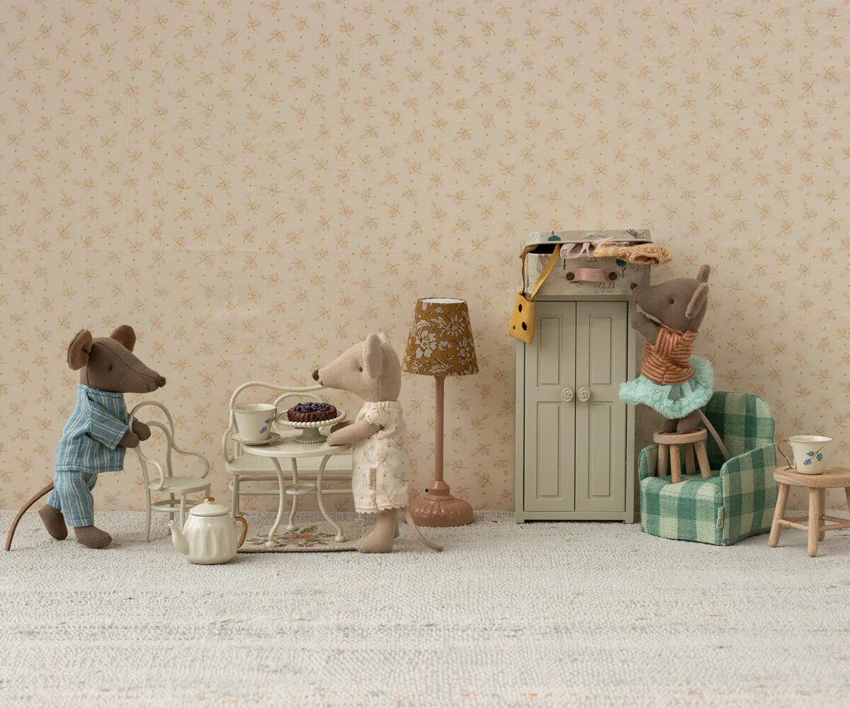 salon de jardin pour petites souris Maileg en métal blanc - accessoires et mobiliers pour souris - jouets pour bébés et enfants - disponible en ligne et en boutique chez Le béguin de Charlie à Tours