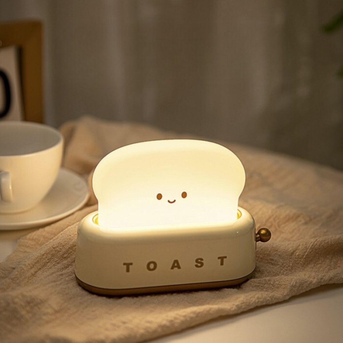 veilleuse toaster en forme de grille pain pour les bébés, les enfants mais aussi les adultes, une super idée de cadeau de naissance de la marque Mary's chez le béguin de Charlie à Tours