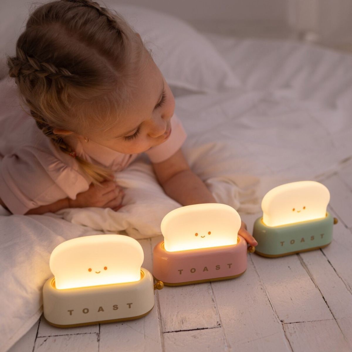 veilleuse toaster en forme de grille pain pour les bébés, les enfants mais aussi les adultes, une super idée de cadeau de naissance de la marque Mary's chez le béguin de Charlie à Tours