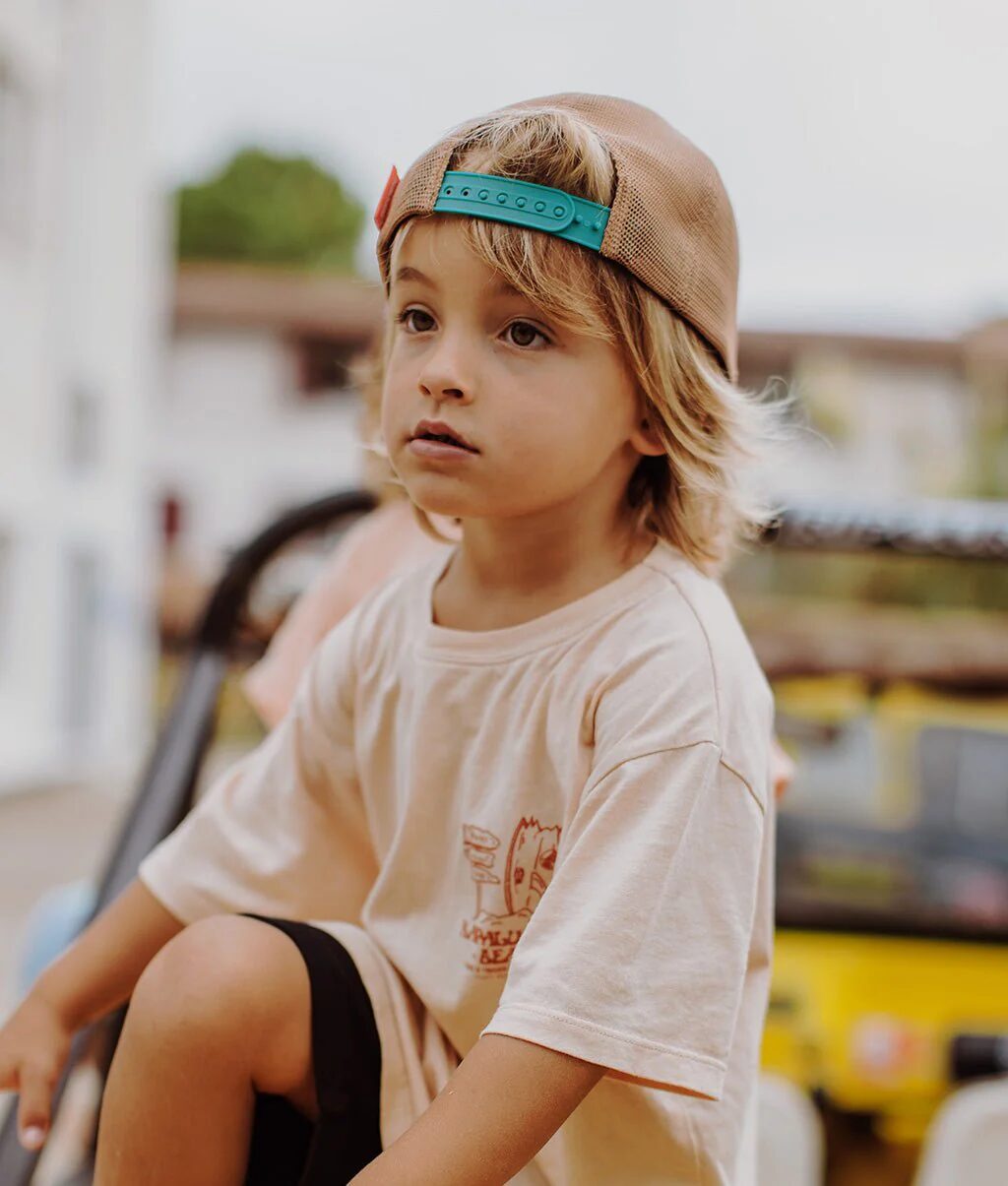 Casquette mini iced coffee beige marron avec filet pour bébé, enfant et adulte de la marque Hello Hossy