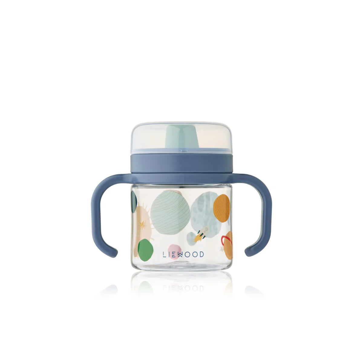 tasse à bec pour bébés et enfants avec un motif planètes universe de la marque Liewood - pour la diversification alimentaire - disponible en ligne et en boutique chez Le béguin de Charlie à Tours