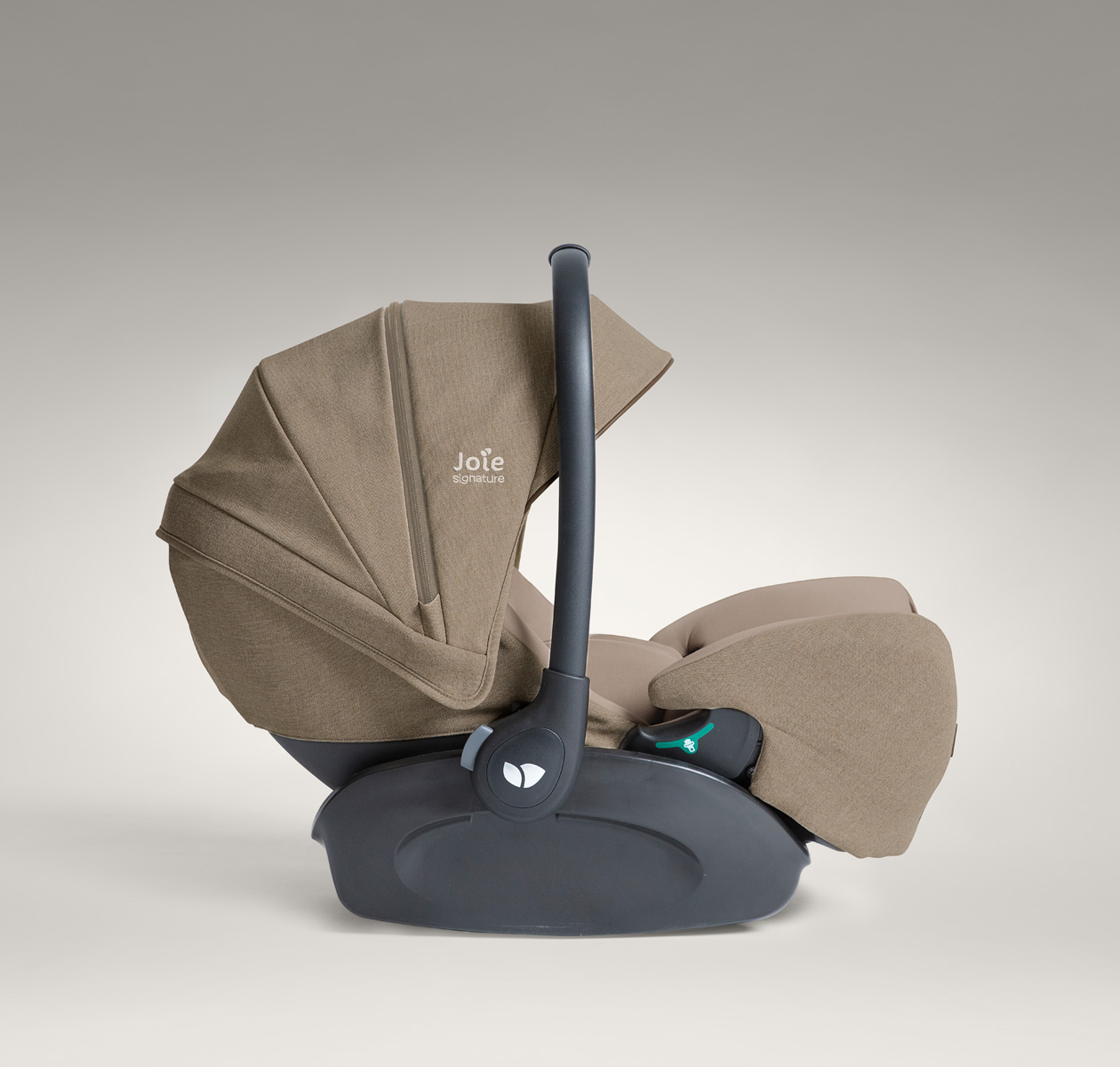 cosy / siège auto pour bébé model I level pro de la marque Joie couleur sandstone - disponible en ligne et en boutique chez Le béguin de Charlie à Tours