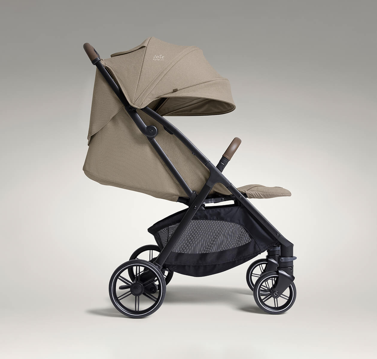 poussette joie signature Parcel LX couleur sandstone - poussette pour bébés et enfants de la marque Joie - disponible en ligne et en boutique chez Le béguin de Charlie à Tours