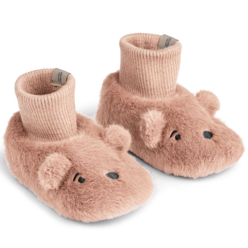 chaussons peluche bebe ours rose - chaussons Beth de la marque Liewood - idée cadeau de naissance - accessoire et mode pour bébés - disponible en ligne et en boutique chez Le béguin de Charlie à Tours