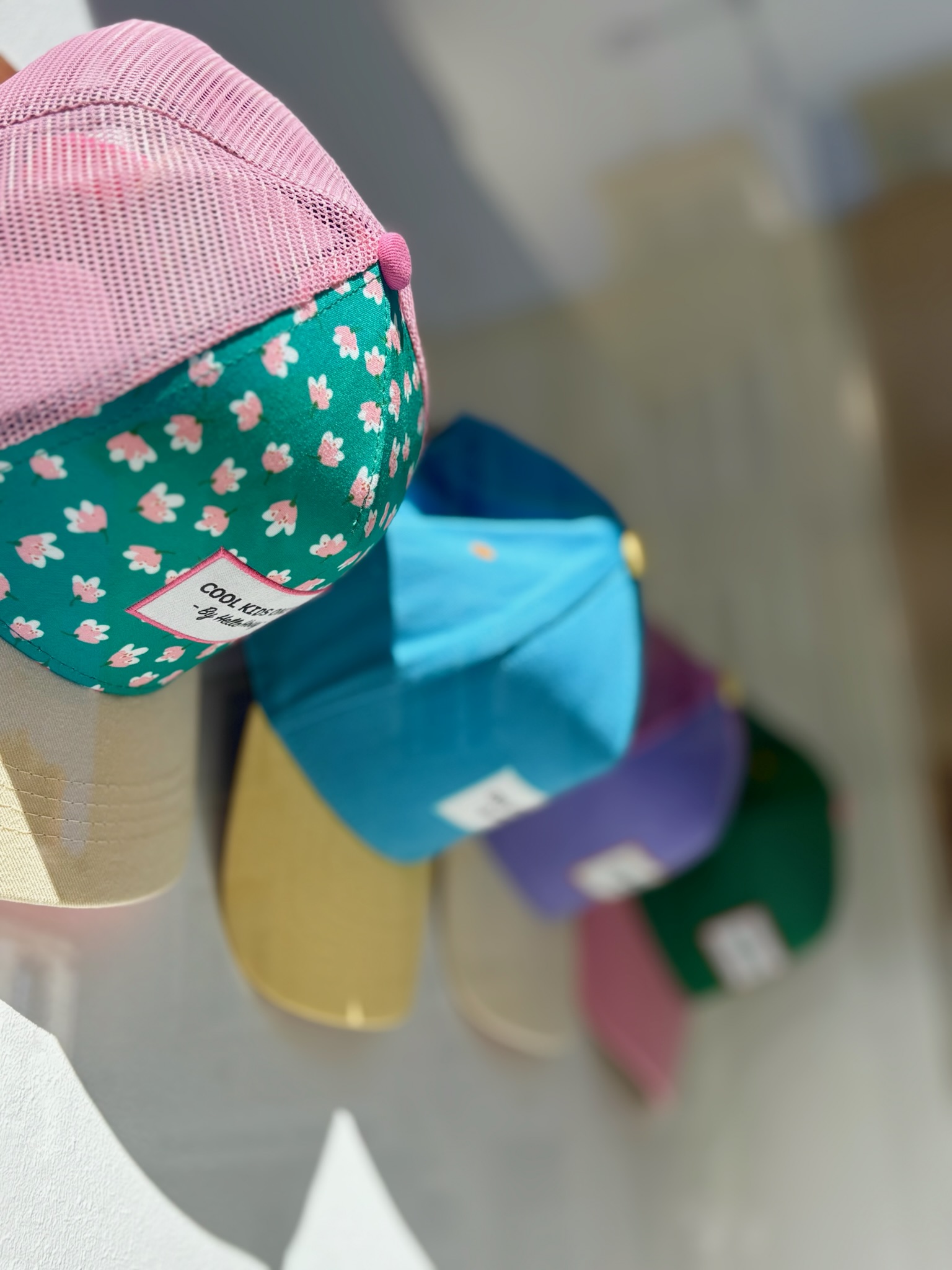 casquettes Hello Hossy pour enfants et adultes chez Le béguin de Charlie