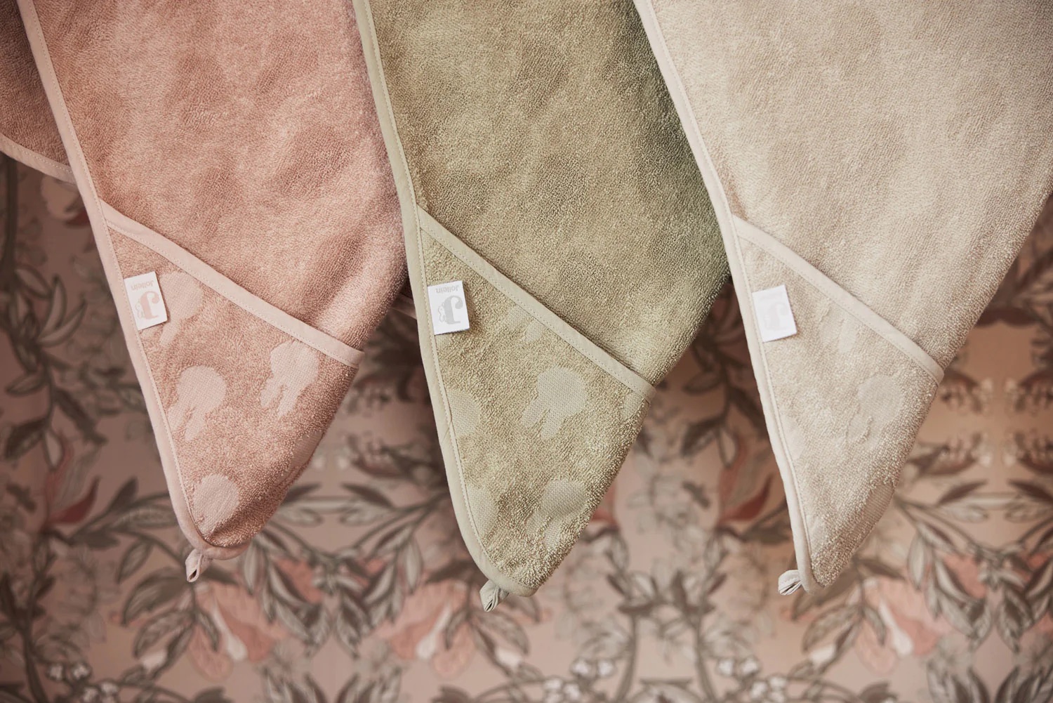 capes de bain Miffy pour bébé dès la naissance de la marque Jollein