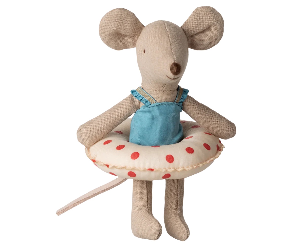 souris de plage vendue avec sa bouée à pois rouge figurine miniature de la marque Maileg chez Le béguin de Charlie